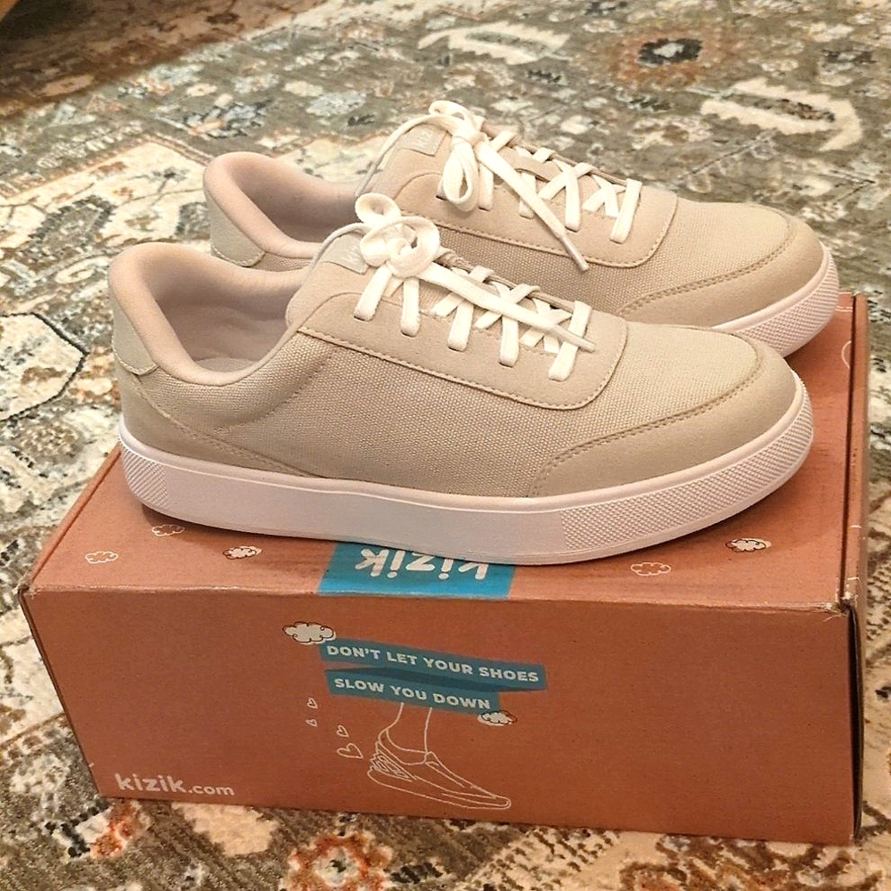 NWT Kizik Kids Prague Slip-On Sneakers